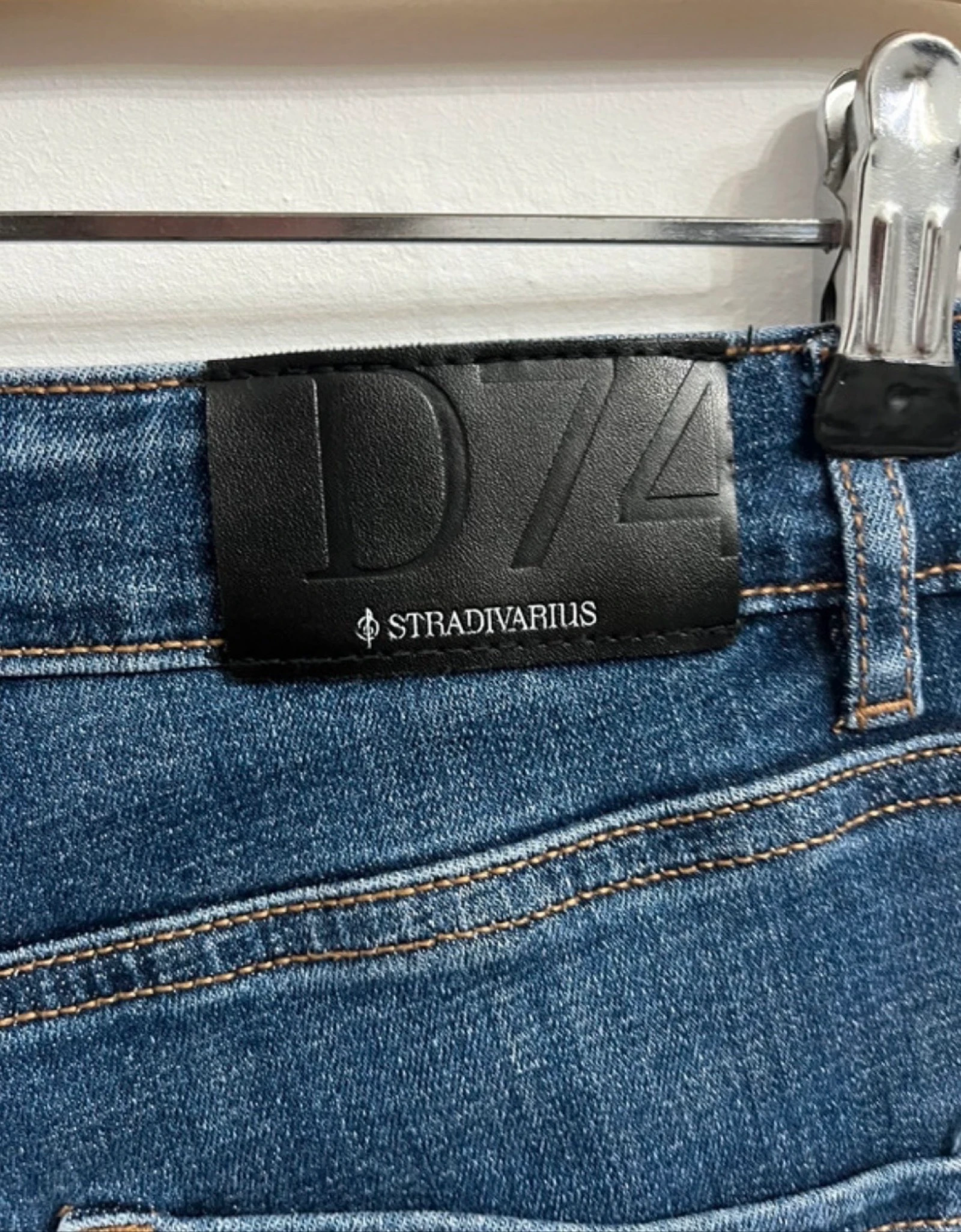 Pantalones de mezclilla acampanados D74 Talla 36 Stradivarius – photo 4